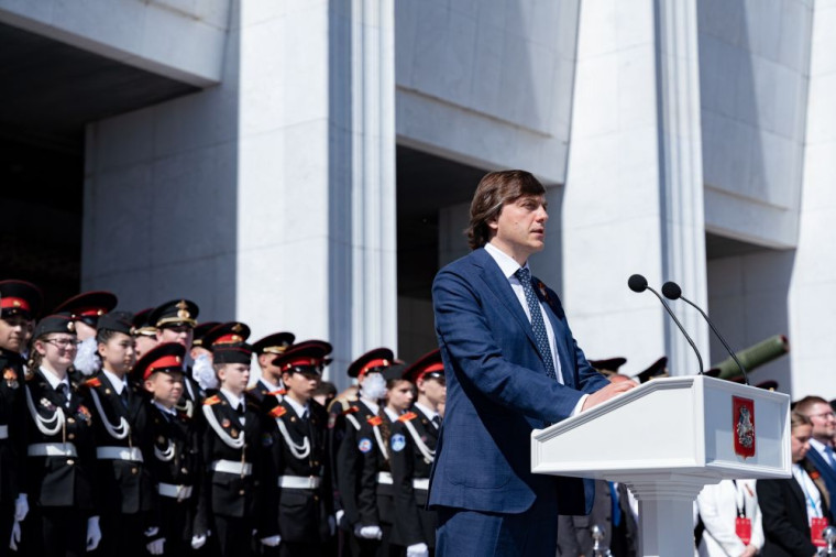 Парад Кадетского движения Москвы «Не прервётся связь поколений!» собрал 7 000 человек на Поклонной горе.
